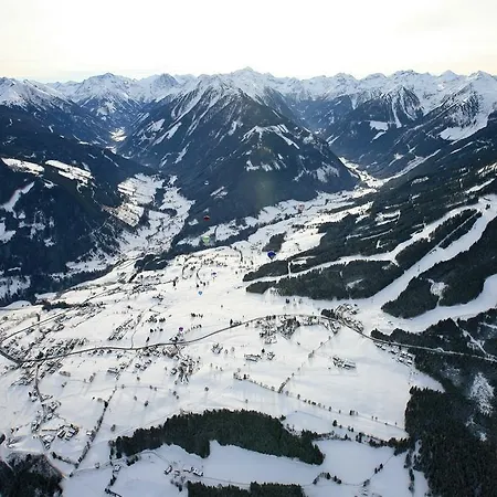 فندق Der Burgfellnerhof - Adults Only 4*